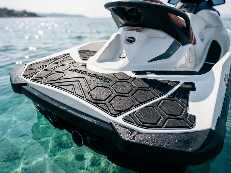 EVA nautički deking na jetski plovilu — trajnost i kvalitet