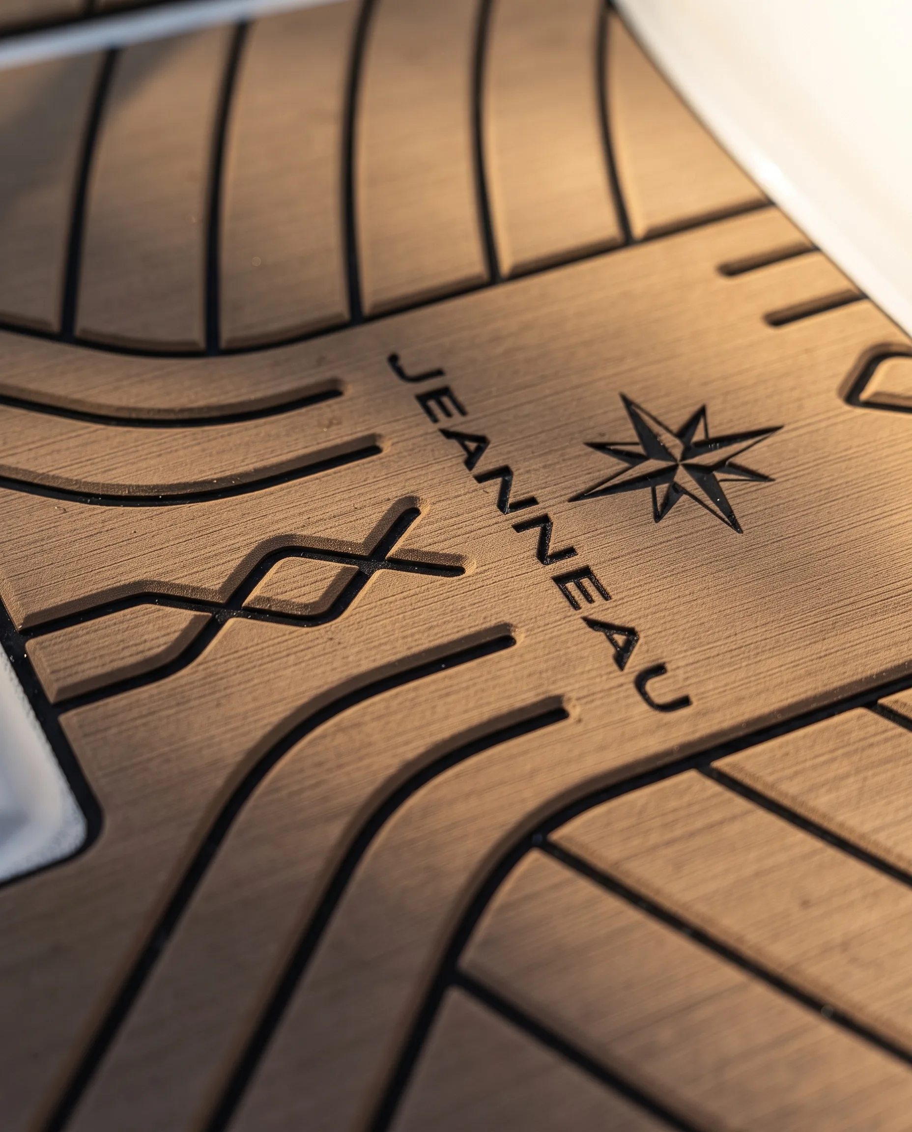 Jeanneau yacht with Terra EVA decking